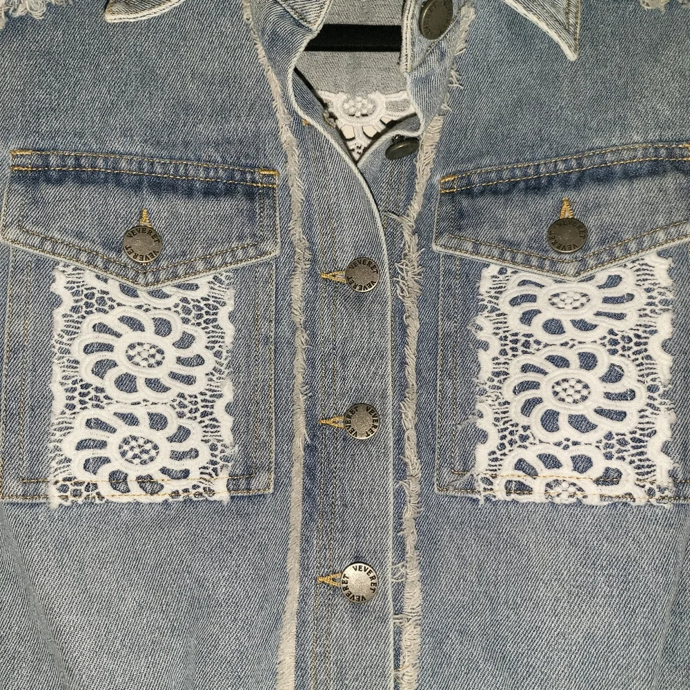 NEW Veveret Light Blue Jean Jacket with Eyelet Lace Size Small - Picture 12 of 17